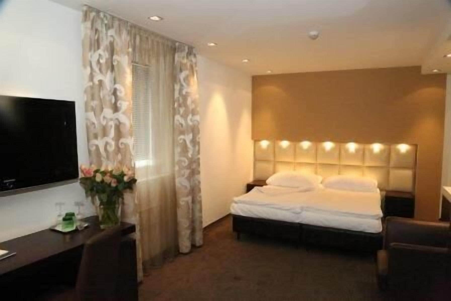 Prielmayerhof Hotel Линц Екстериор снимка