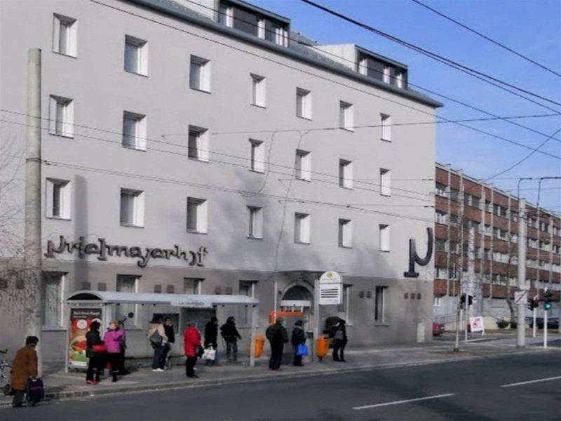 Prielmayerhof Hotel Линц Екстериор снимка